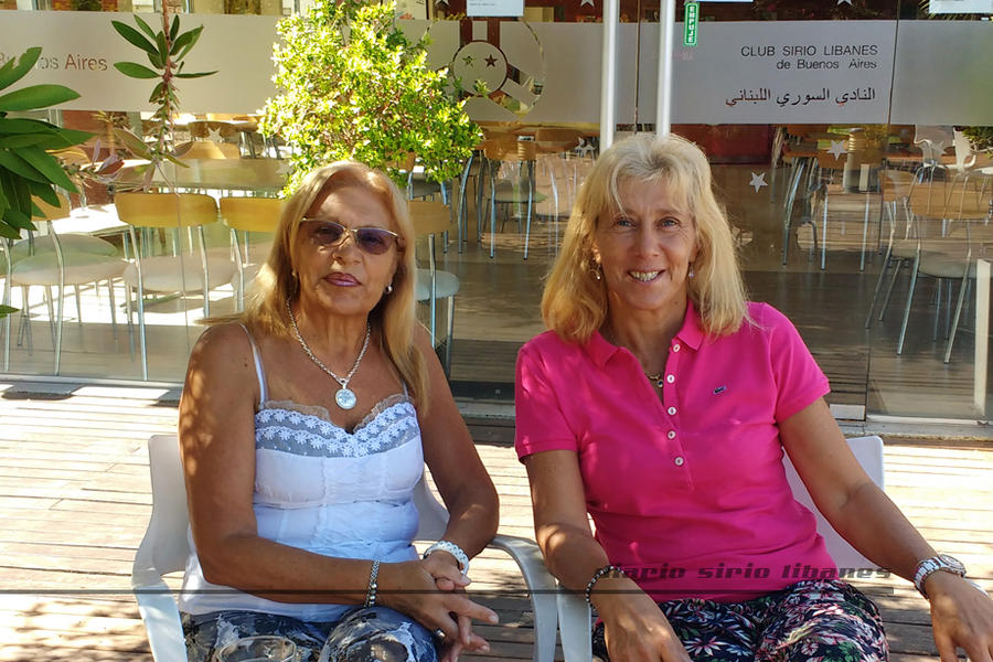 Adriana De Bas, presidenta y Ana María Ganem, secretaria de la Comisión de Damas del CSLBA.