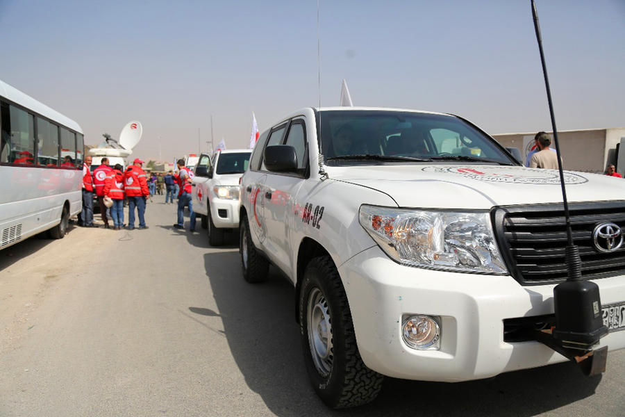 Convoy humanitario ingresa a Douma en Ghouta Oriental | Marzo 5, 2018 - (Imagen: SARC). 
