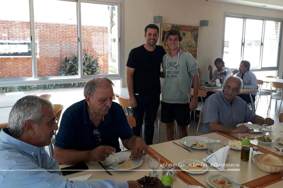 Calleri junto a Guido Coronel, jugador de CSLBA
