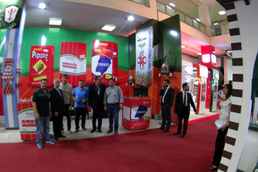 Stand del Grupo Kabbour, importadores sirios de yerba mate, encuentro con directivos de Piporé