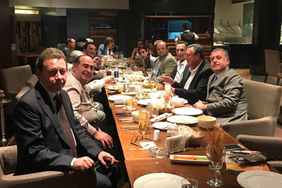 Cena ofrecida por el Dr. Mohsen Bilal, con la participación de altas autoridades sirias y diplomáticas extranjeras