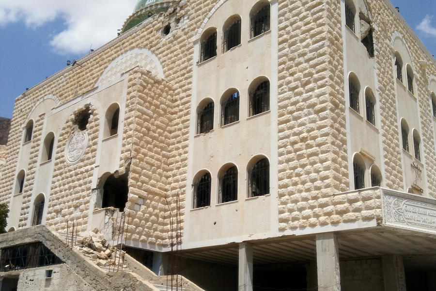 Daños en una mezquita de nueva construcción a la entrada de Maalula (Foto: Pablo Sapag M.)
