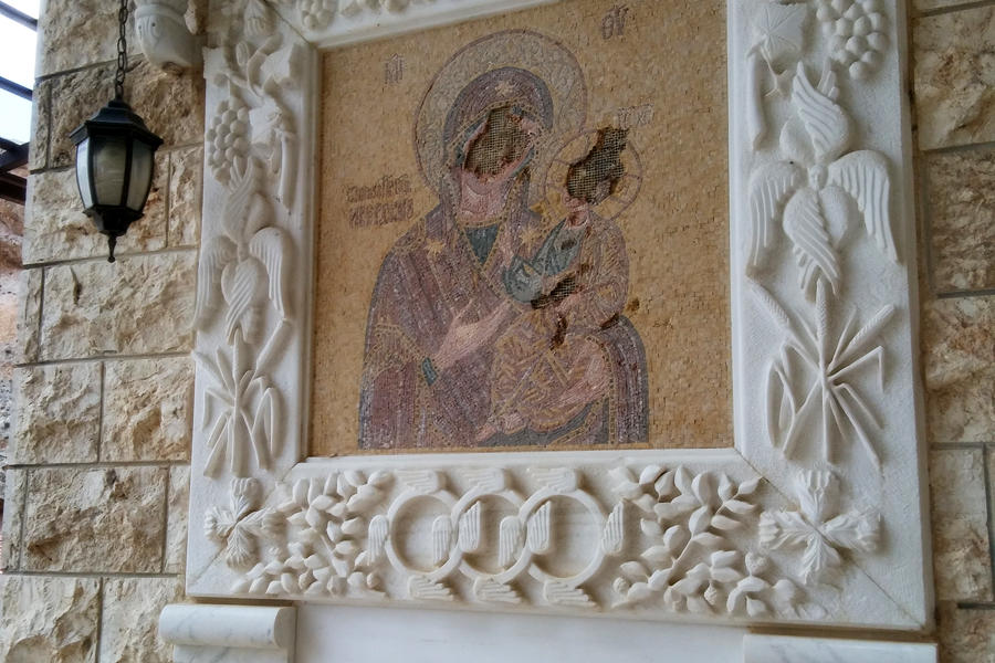 Imagen de la Virgen profanada (Foto: Pablo Sapag M.)