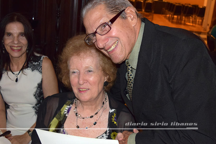 Ana María Aviotti de Haddad homenajeada durante la cena de Fearab América
