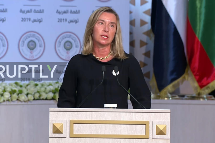 La Alta Representante de Relaciones Exteriores de la Unión Europea, Federica Mogherini, brinda su discurso durante la 30a Cumbre del organismo | Túnez, Marzo 31, 2019