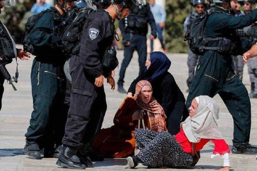 Fuerzas israelíes atacan a fieles musulmanes palestinos en la Mezquita de Al Aqsa en el día de Id Al Adha. Jerusalén | Agosto 11, 2019 (foto PalestinePost24)