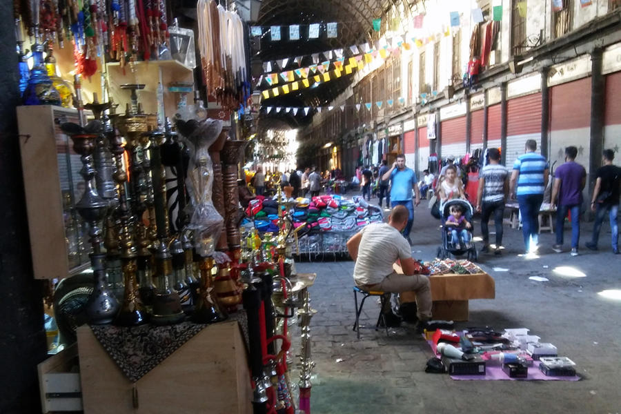 En los mercados y en toda Siria se intenta hacer coincidir la oferta y la demanda en el marco de un complejo escenario económico. Foto: Pablo Sapag M. 