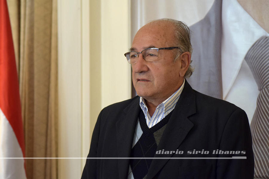 Tras emitir el voto, el Sr. Yaoudat Brahim brindó un mensaje para Siria captado por cámaras de la Embajada para ser enviado a los medios del país levantino.