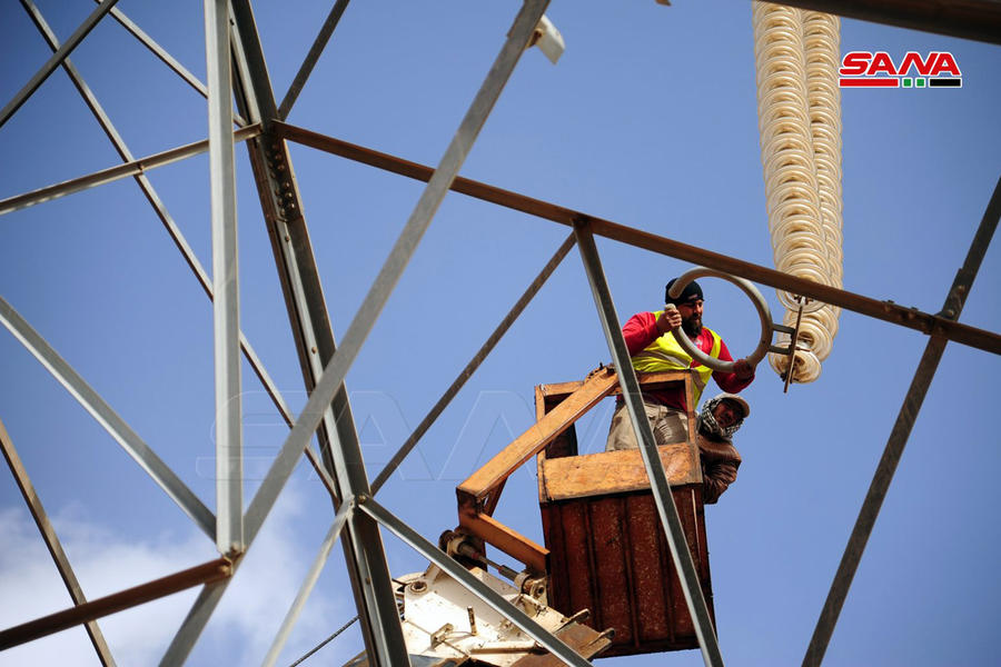 Rehabilitación de la línea de interconexión eléctrica entre Siria y Jordania (Foto: SANA)