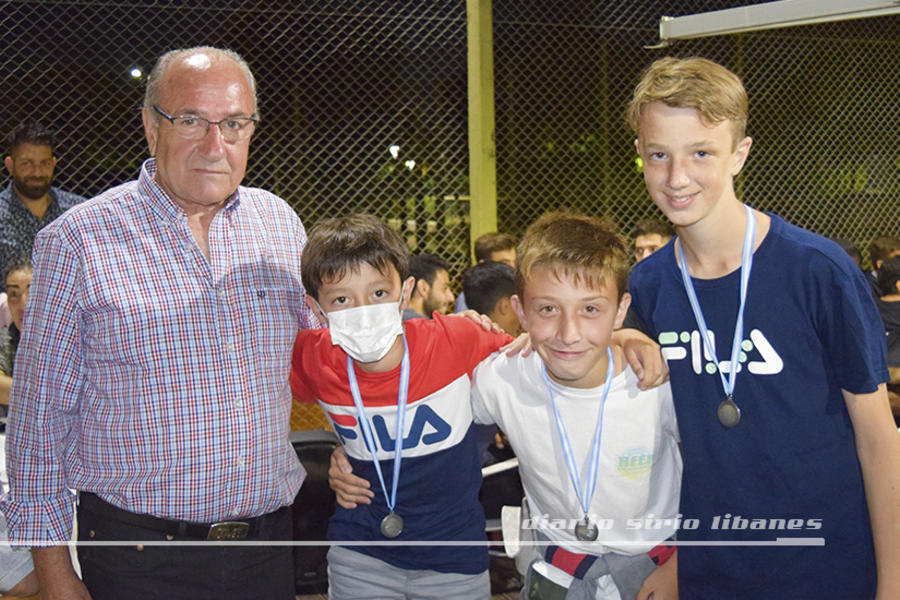 Entrega de medallas a los jóvenes jugadores de la Categoría Sub14