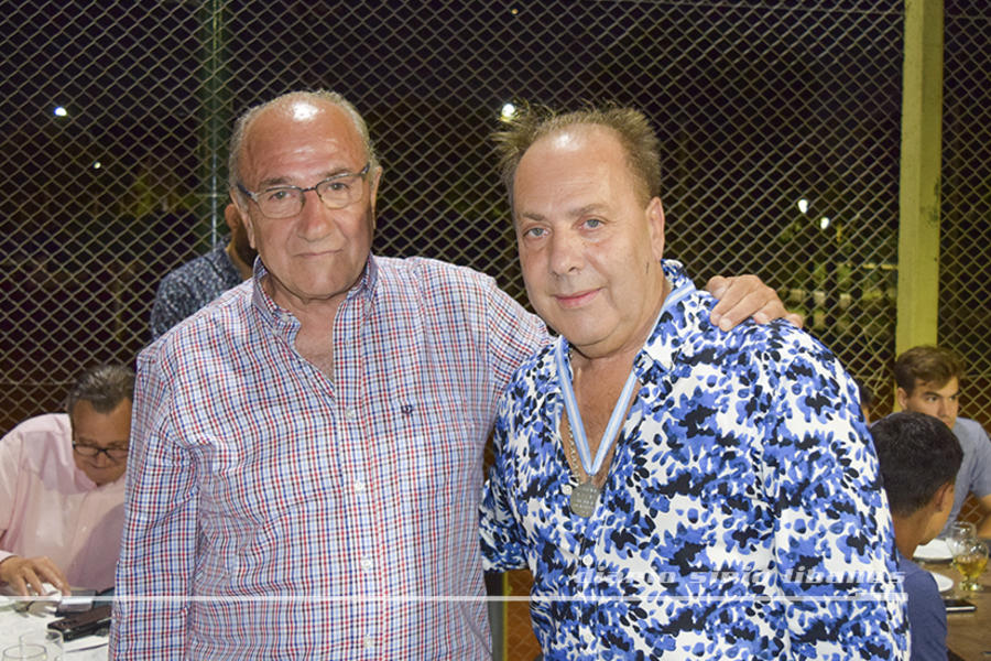 Entrega de medalla al socio vitalicio Gabriel Kassis