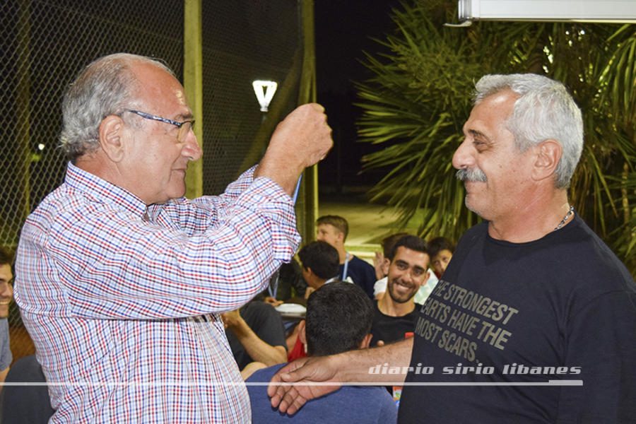 Entrega de medalla al socio vitalicio Claudio De Bas