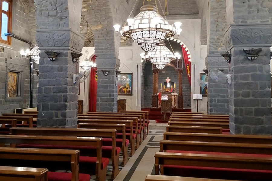Interior de la iglesia de Nuestra Señora del Cinturón, en Homs (Foto: Pablo Sapag M.)