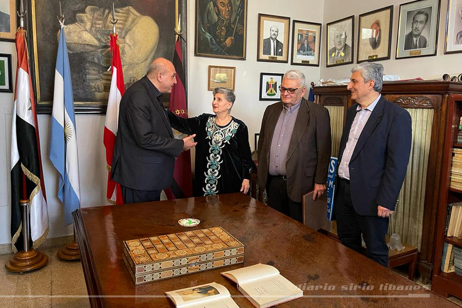 Autoridades de la SSL de Tartagal hacen entrega de obsequio al Sr. Embajador de Siria | Salta, Julio 23, 2022 (Foto: DSL) 