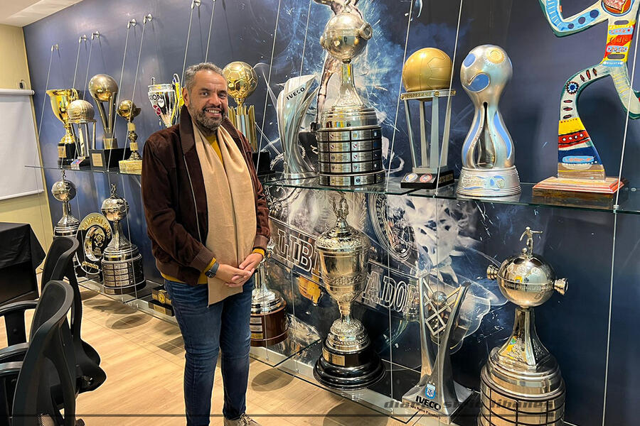 Visita del Sr. Embajador del Estado de Kuwait, S.E. Abdullah Ali Al-Yahya, al Estadio Alberto J. Armando, “La Bombonera” | Buenos Aires, Agosto 6, 2022 (Foto: Diario Sirio Libanés)