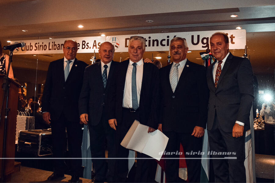 El Dr. Horacio Manzur recibe Mención UGARIT en Actividades Institucionales y Trayectoria (Foto: DSL)