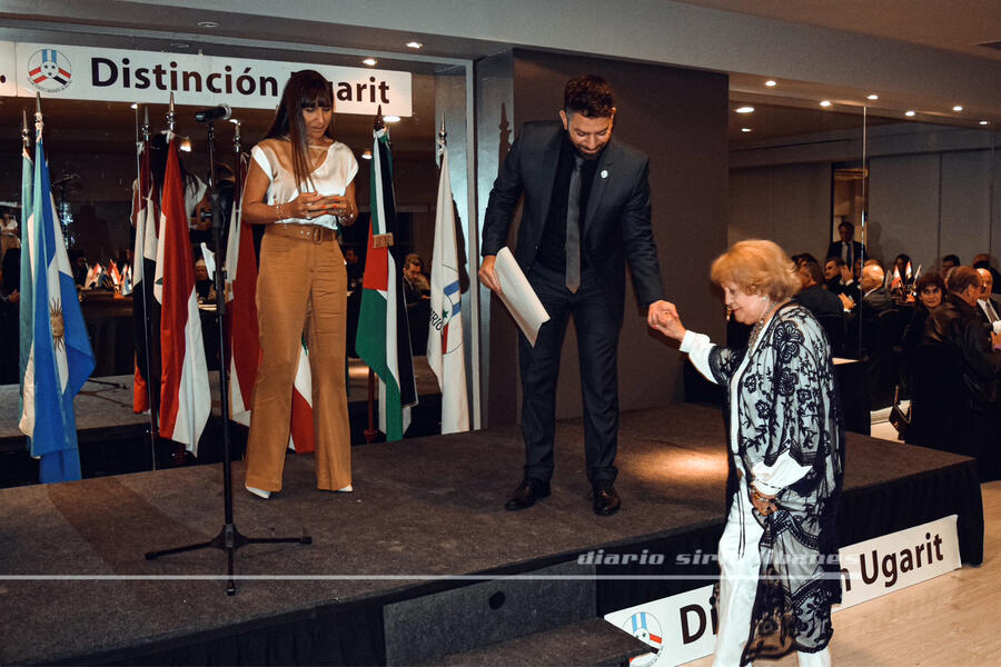La Dra. Honoria Zelaya de Nader recibe Distinción UGARIT en Cultura (Foto: DSL)