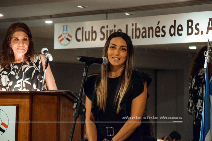 La Ministra de Economía de la Prov. de Catamarca, Lic. Alejandra Nazareno, recibe Distinción UGARIT en categoría Revelación Joven (Foto: DSL)