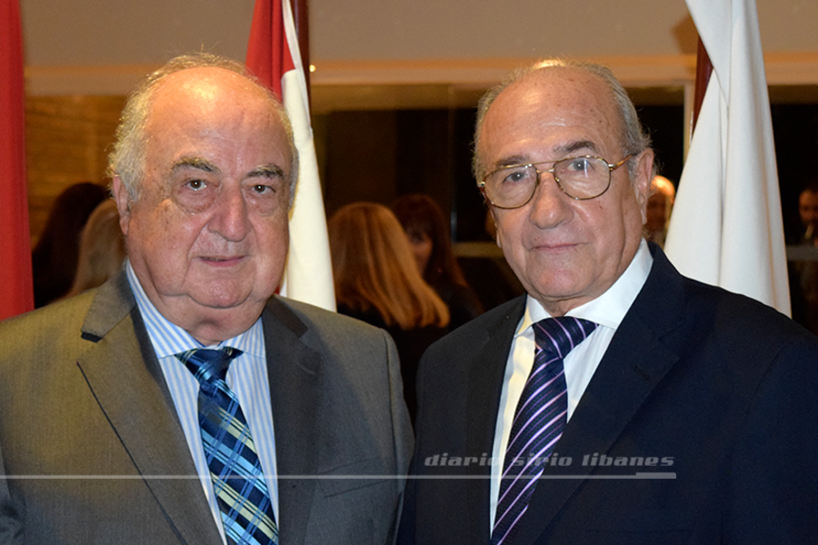 El presidente del CSLBA recibe salutación del presidente de la Asociación Cultural Siria, Sr. Antonio Kasbo