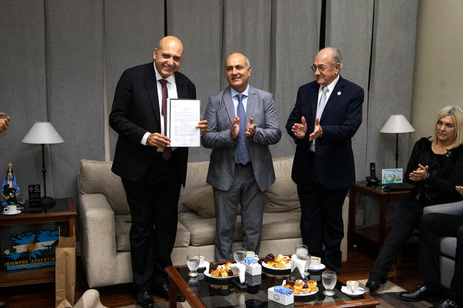 El Sr. Intendente de Concepción, Dr. Alejandro Molinuevo, recibe en audiencia al Sr. Embajador de Siria | Abril 27, 2024 (Foto: Intendencia SMT)