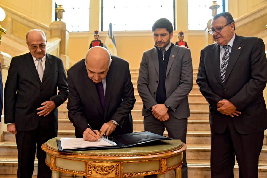 El Sr. Embajador sostuvo encuentro con el Sr. Gobernador de la Provincia de Santa Fe, Lic. Maximiliano Pullaro (Julio 26, 2024)