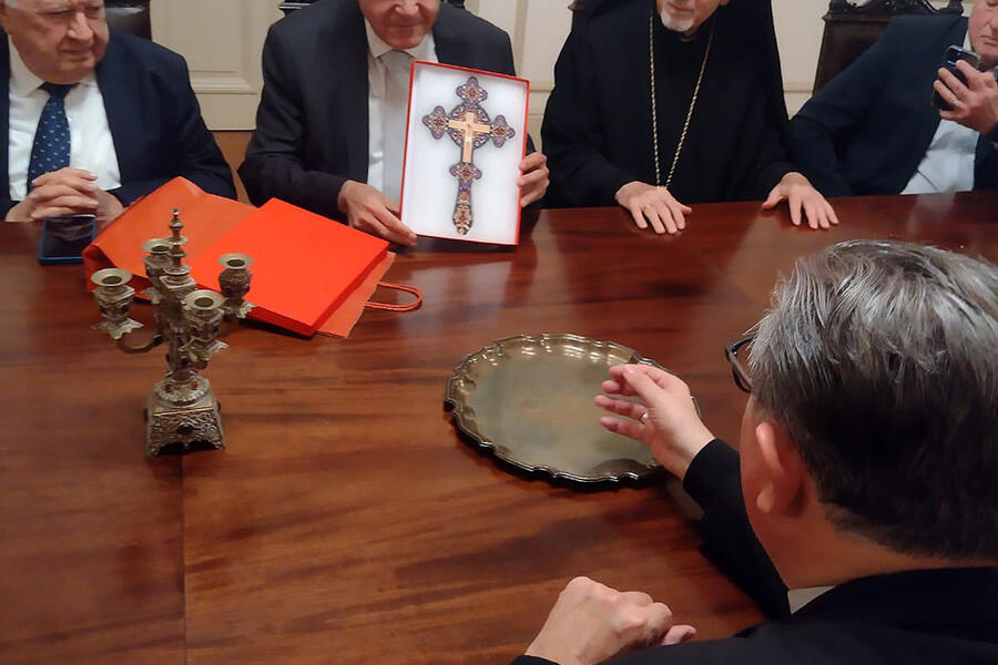 El Sr. Embajador visitó al Sr. Arzobispo Metropolitano de Rosario, Monseñor Eduardo Martín (Julio 25, 2024)