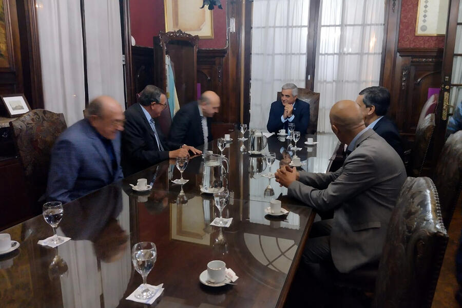 El Sr. Embajador se reunió con el Decano de la Universidad Nacional de Rosario (UNR), Lic. Franco Bartolacci (Julio 26, 2024)