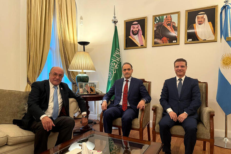 El Sr. Embajador del Reino de Arabia Saudita, S.E. Hatem Alghamdi, recibió a los directivos del CSLBA 