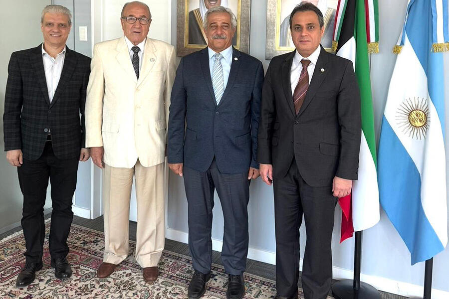 El Sr. Embajador del Estado de Kuwait, S.E. Abdulaziz Albisher, recibió a los directivos del CSLBA