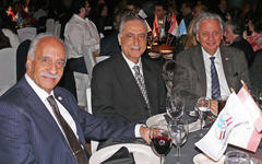 El presidente del Club Sirio Libanes, Adib Attie, junto a Hamzeh Dawalibi (Embajador de Siria) y Antonio Naser Andary (Embajador del Líbano)