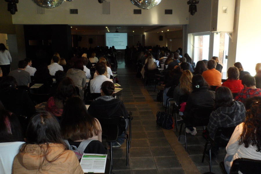 Concurrentes en el XIII Foro de Bioética del CEMIC en el Club Sirio Libanés