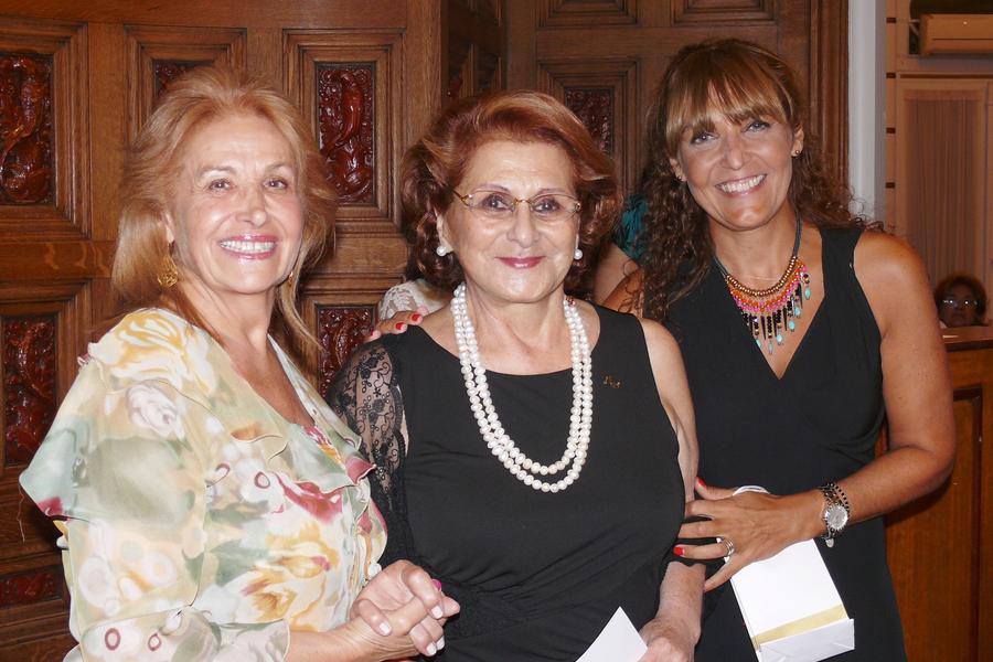 Mujeres Distinguidas