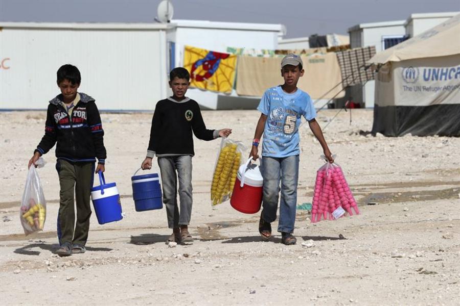 Niños sirios trabajan en Líbano y Jordania para poder sobrevivir
