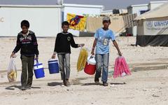 Niños sirios trabajan en Líbano y Jordania para poder sobrevivir