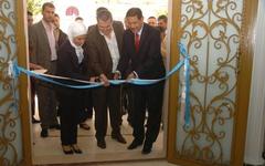 La Ministra de Asuntos Sociales Dra. Kinda Al-Shammat inaugurando nuevo centro de ayuda humanitaria