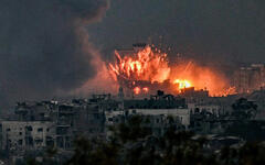Ataque de la ocupación israelí contra Gaza (Foto: Aris Messinis / AFP) 
