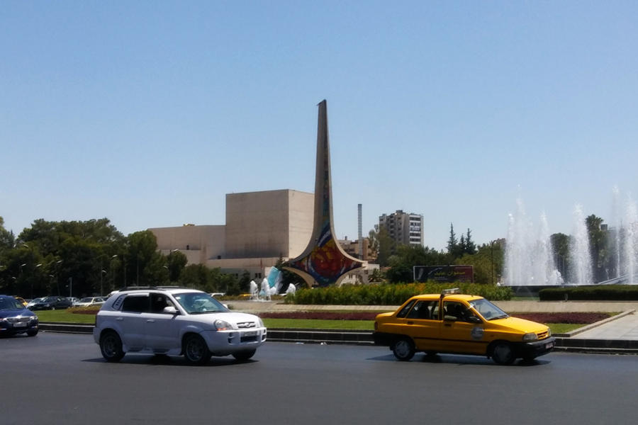 La mayoría de los checkpoints militares o policiales de Damasco  ya se han levantado. Plaza de los Omeyas (Foto Pablo Sapag M.)