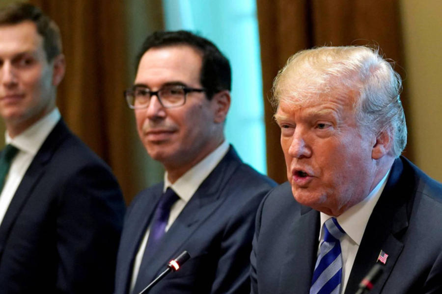 Donald Trump, el secretario de Tesoro, Steven Mnuchin, y el asesor presidencial Kushner (izquierda), en la Casa Blanca. (Foto: Kevin Lamarque / REUTERS)