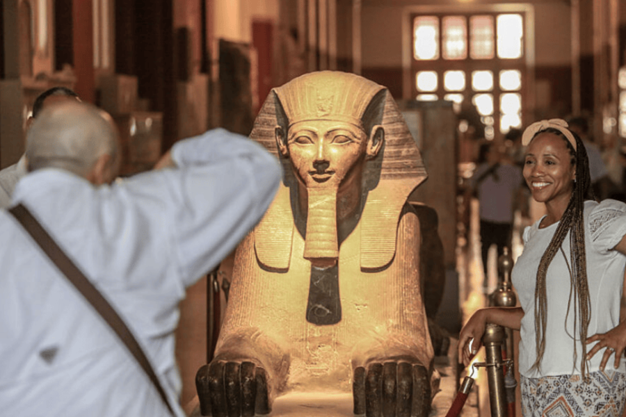 Bélgica devuelve a Egipto un sarcófago de 2.000 años en acto de restitución cultural