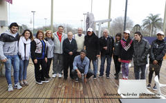 Guillermo Vilas junto a dirigentes y socios del Club Sirio Libanés de Bs. As.