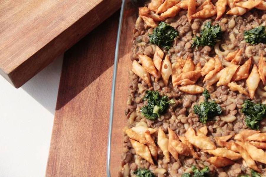 Harra usbau, lentejas frías con fideos a la siria