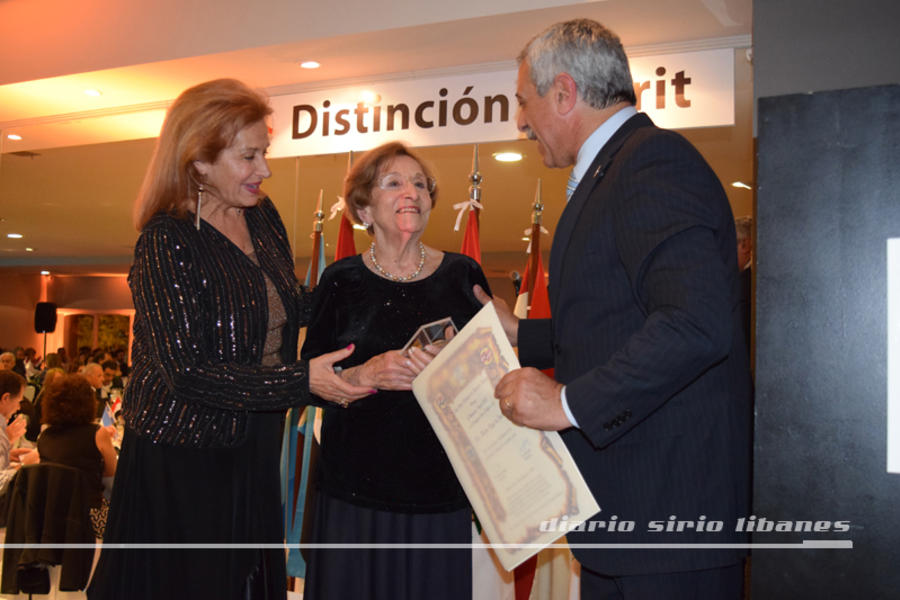 Marta París: "Es un honor participar de este evento y conocer a gente tan hermosa como esta". 