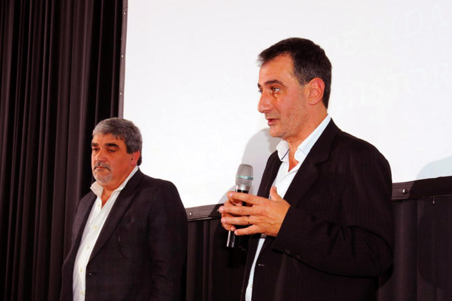 Daniel Hosain dirigiendo acto en la sede de APAIB.