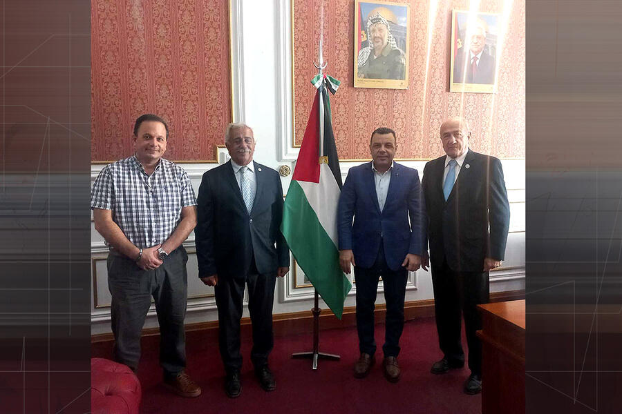Directivos del CSLBA junto a la Sr. Jefe de Misión del Estado de Palestina, Dr. Riyad Al Halabi y el Director del Centro Cultural Yabal Alzeitun (Foto: Embajada del Estado de Palestina)