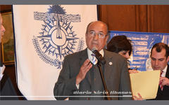 Yaoudat Brahim, Director del Diario Sirio Libanés, disertando.