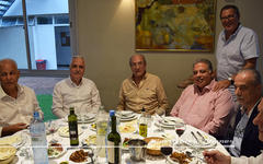 Los embajadores de Siria, Maher Mahfouz; de Palestina, Husni Abdel Wahed; de Egipto, Amin Meleika; y de Libia, Bashir Elakkari junto a Yaoudat Brahim, Jorge Haddad y Ricardo Nazer