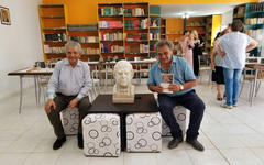 El Dr. Hugo Said Alume (izq.), junto al Intendente de Quines, Oscar Macías
