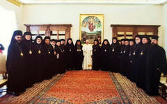 Patriarca Youssef Absi, junto a los obispos del Sínodo Greco Melquita recibidos por el Papa Francisco (Foto: Exarcado Greco Melquita de Argentina). 