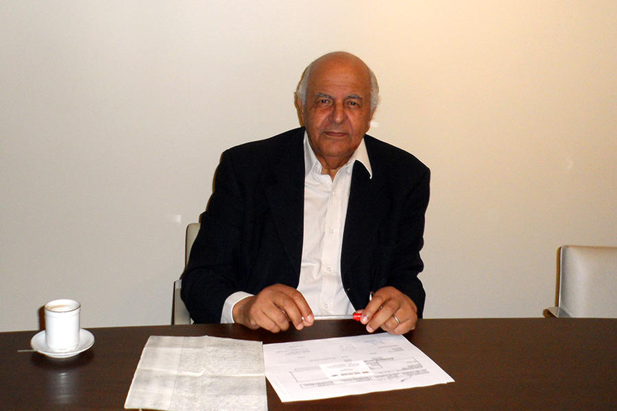 El Contador Roberto Chaij, entrevistado por el Diario Sirio Libanés en su estudio en febrero de 2015 (Foto: Diario Sirio Libanés)